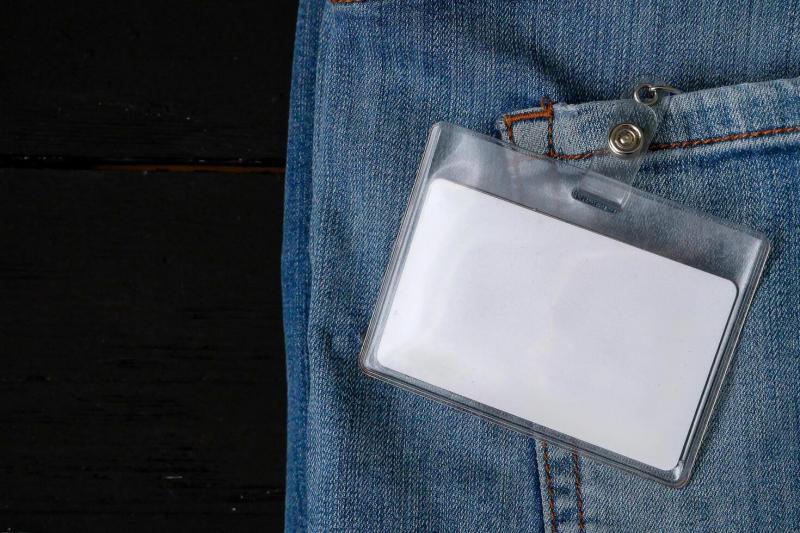 Como Determinar o Preço do Crachá PVC Personalizado e Economizar Como Determinar o Preço do Crachá PVC Personalizado e Economizar